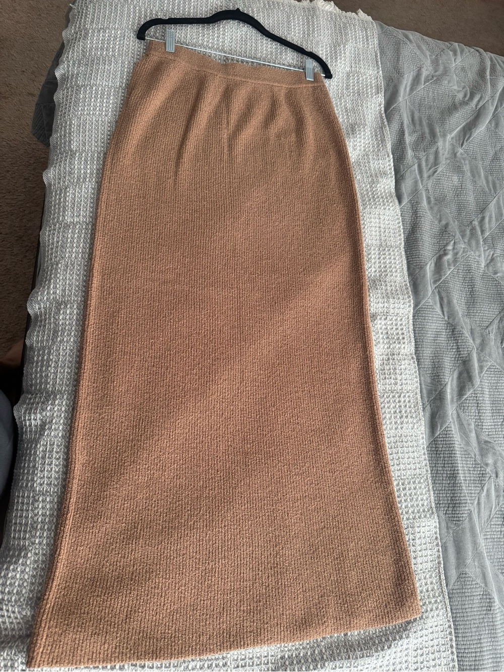 Commense High-Rise Camel Knit Maxi Skirt
